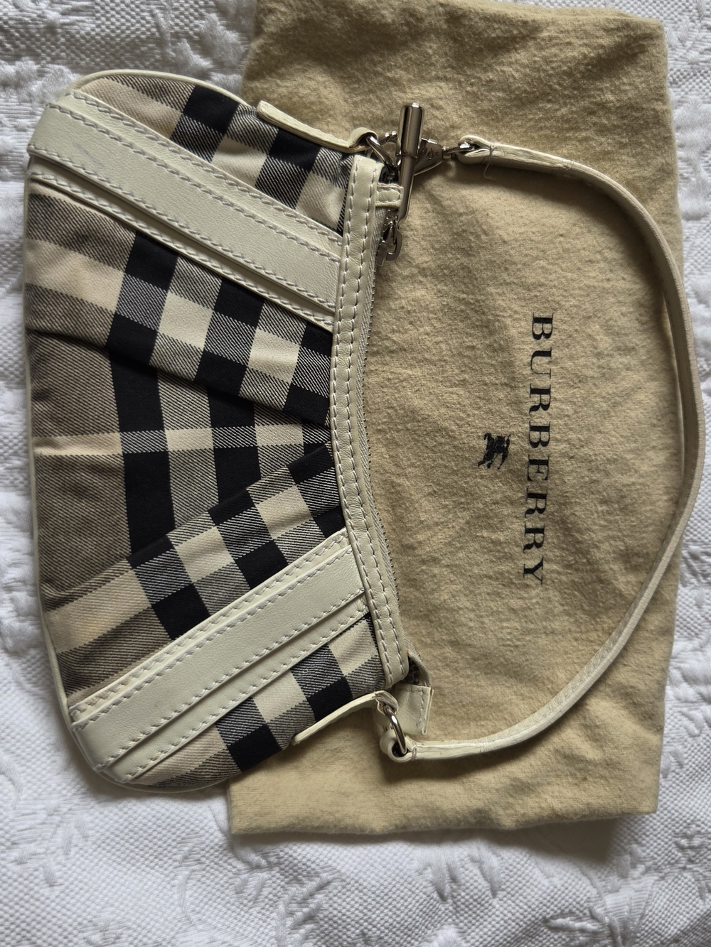 Burberry Black and Beige Nova Check Shoulder Wristlet - Picture 2 of 3